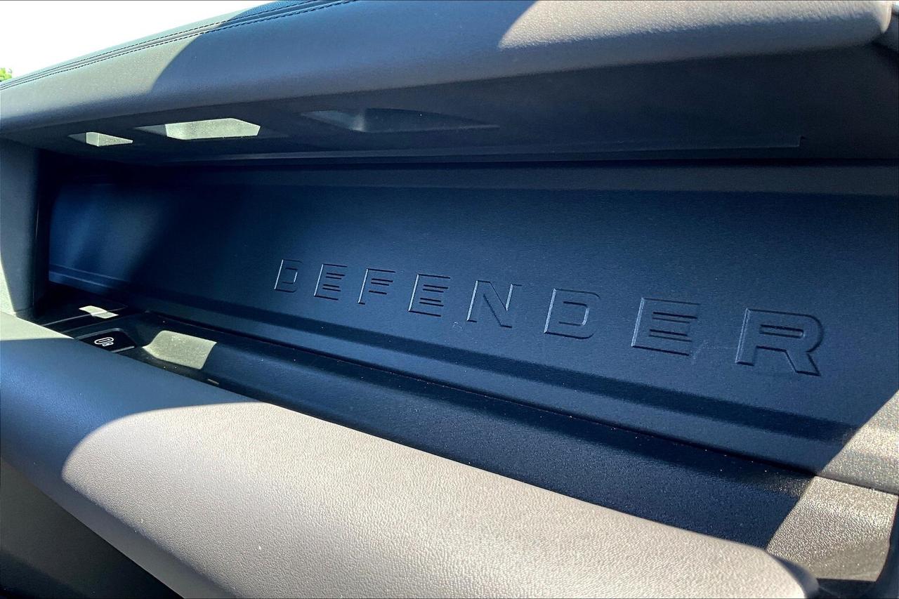2023 Land Rover Defender 110 | 5.0L Supercharged V8 | AWD Photo
