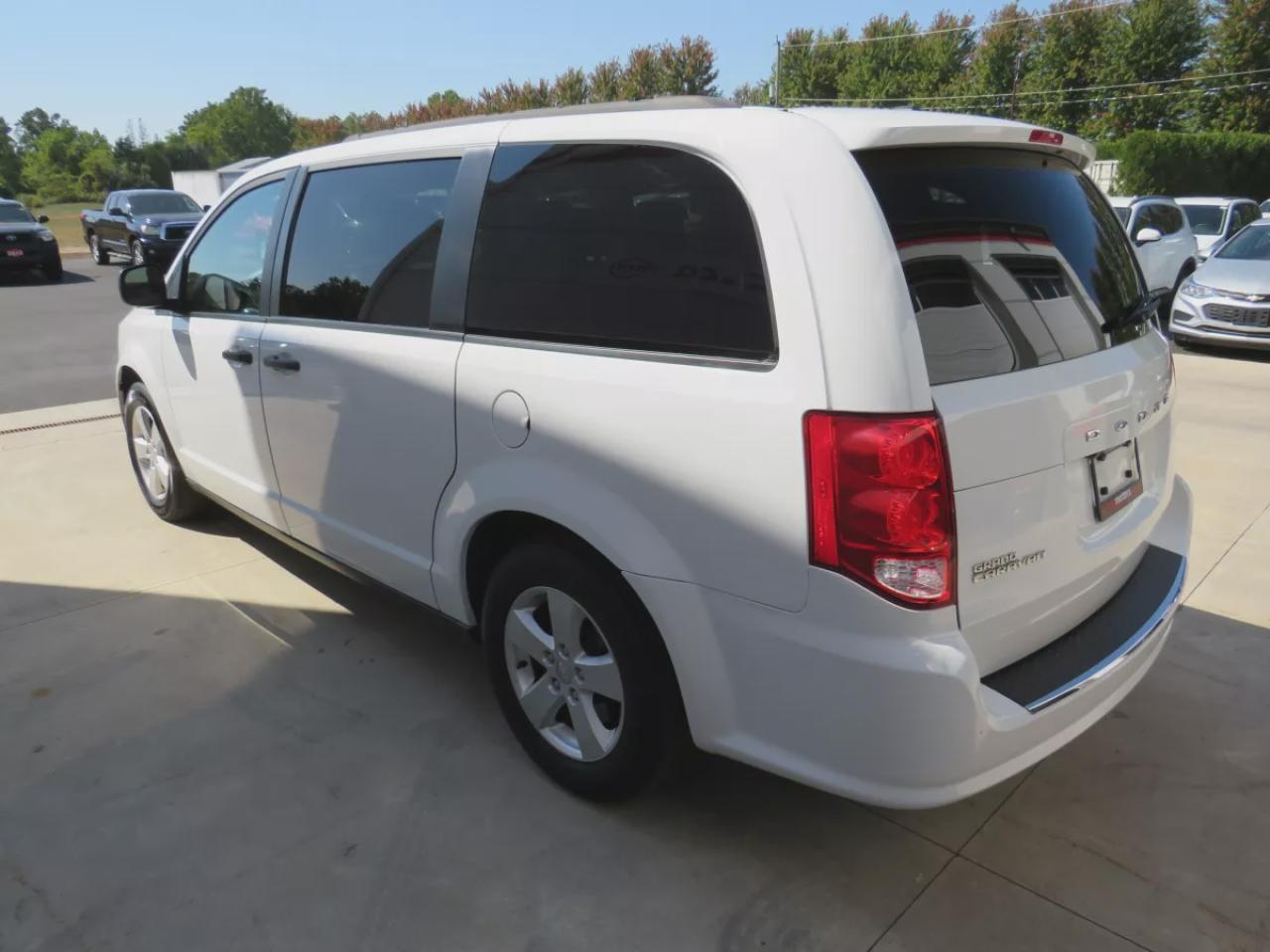 2019 Dodge Grand Caravan Canada Value Package (**SAFETY/CERTIFIED**7 PASSENGER**TINTS**ALLOY RIMS**STOW AND GO**REVERSE CAMERA**CRUISE CONTROL**BLUETOOTH**CD PLAYER**) Photo