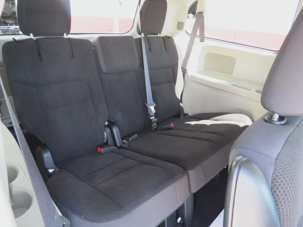 2019 Dodge Grand Caravan Canada Value Package (**SAFETY/CERTIFIED**7 PASSENGER**TINTS**ALLOY RIMS**STOW AND GO**REVERSE CAMERA**CRUISE CONTROL**BLUETOOTH**CD PLAYER**) Photo