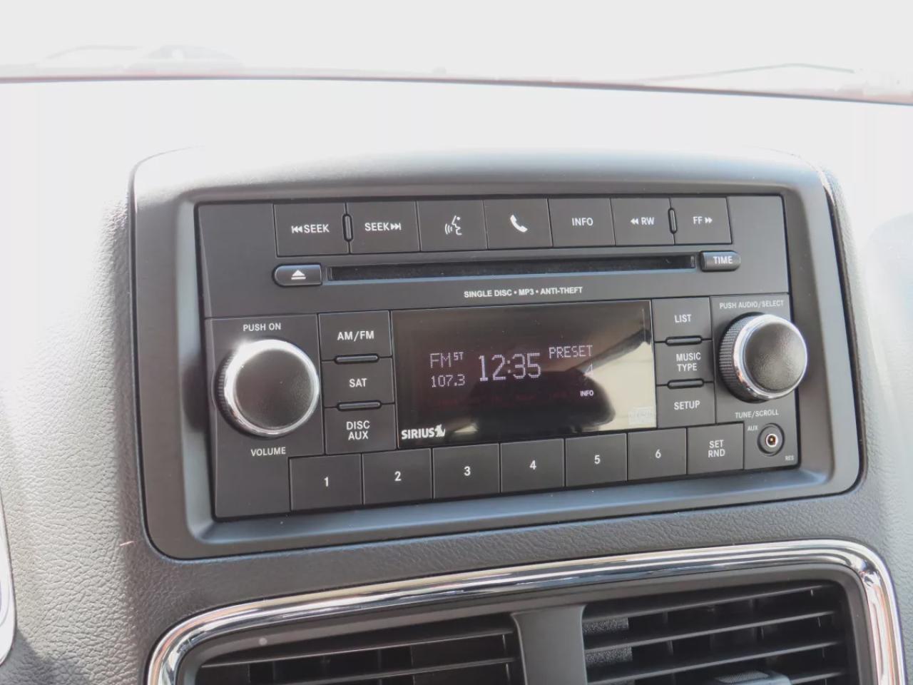 2019 Dodge Grand Caravan Canada Value Package (**SAFETY/CERTIFIED**7 PASSENGER**TINTS**ALLOY RIMS**STOW AND GO**REVERSE CAMERA**CRUISE CONTROL**BLUETOOTH**CD PLAYER**) Photo