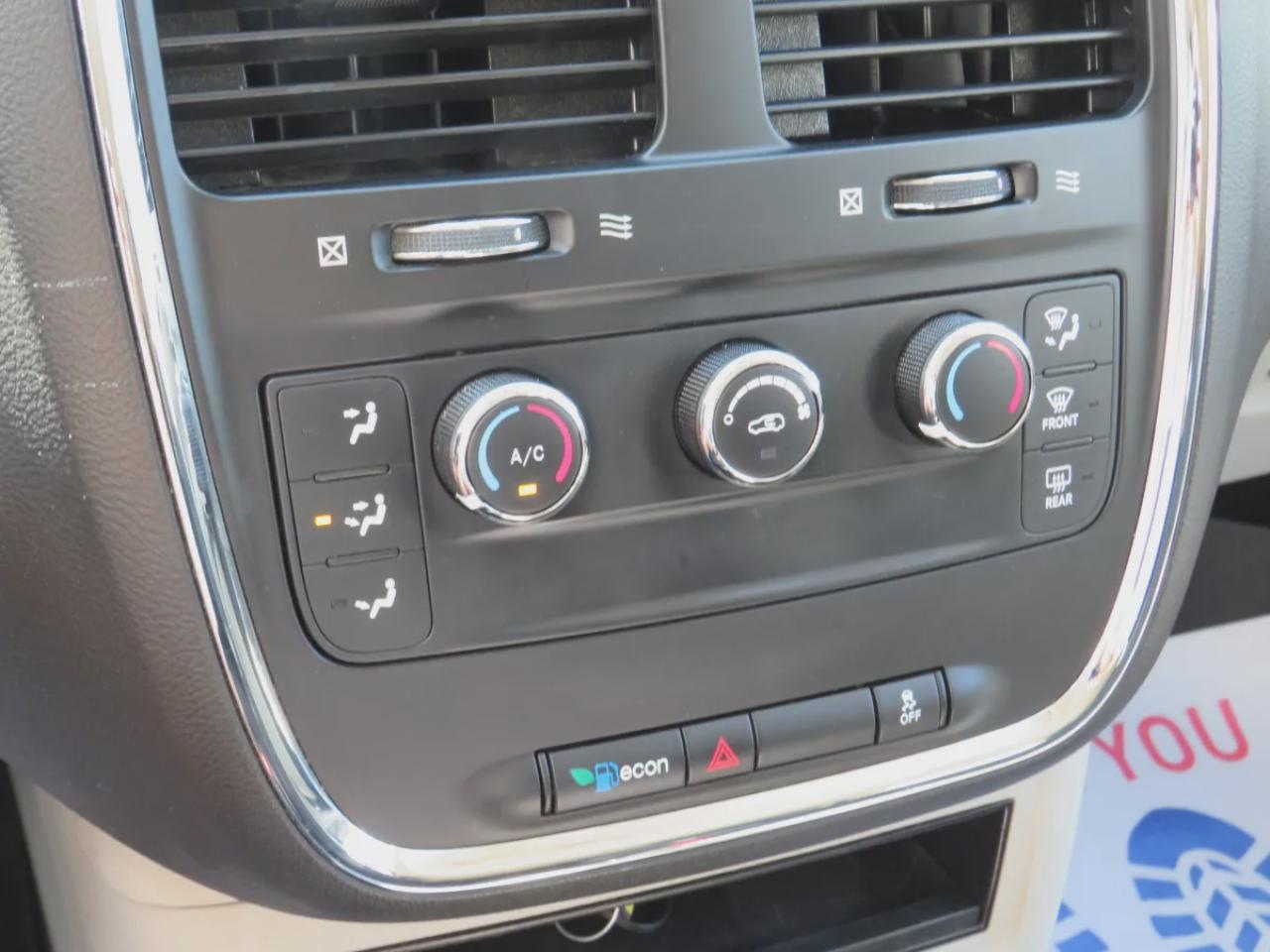 2019 Dodge Grand Caravan Canada Value Package (**SAFETY/CERTIFIED**7 PASSENGER**TINTS**ALLOY RIMS**STOW AND GO**REVERSE CAMERA**CRUISE CONTROL**BLUETOOTH**CD PLAYER**) Photo