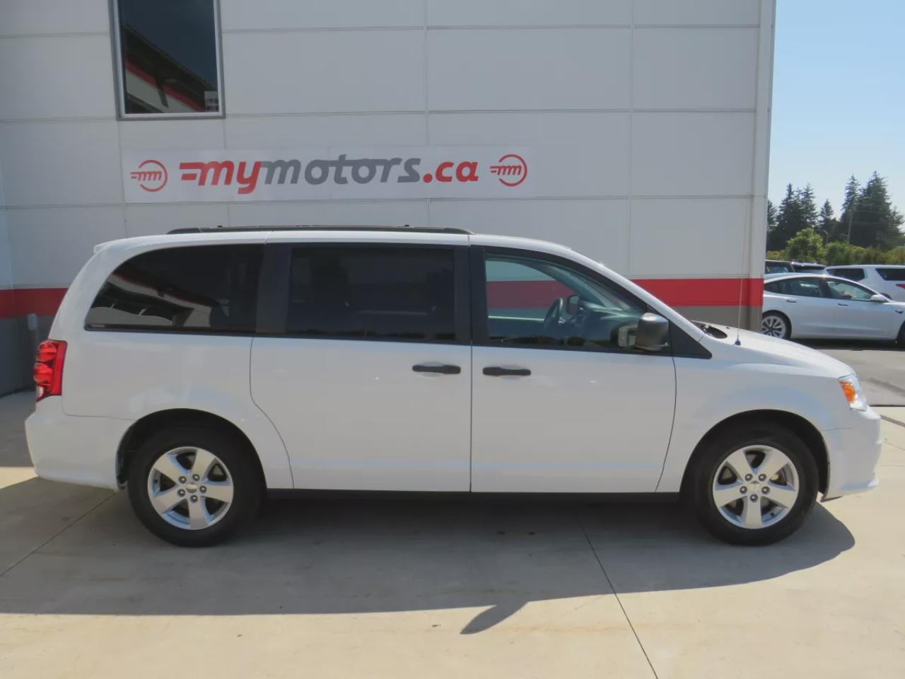 2019 Dodge Grand Caravan Canada Value Package (**SAFETY/CERTIFIED**7 PASSENGER**TINTS**ALLOY RIMS**STOW AND GO**REVERSE CAMERA**CRUISE CONTROL**BLUETOOTH**CD PLAYER**) Photo