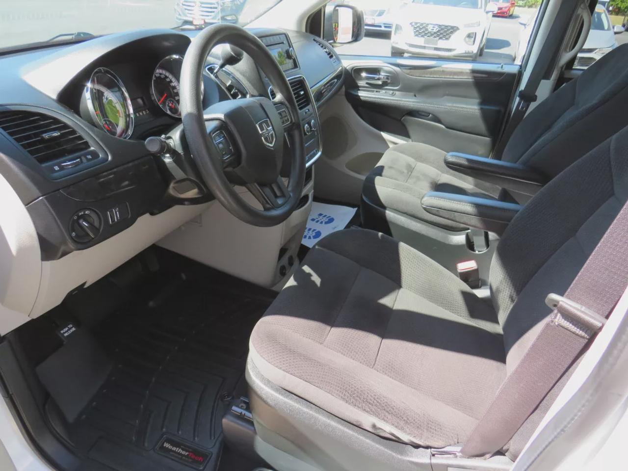 2019 Dodge Grand Caravan Canada Value Package  | Safety Certified | 7 Passenger | Tints | Alloy Rims | Stow And Go | Reverse Camera | Cruise Control | Bluetooth | CD Player Photo3
