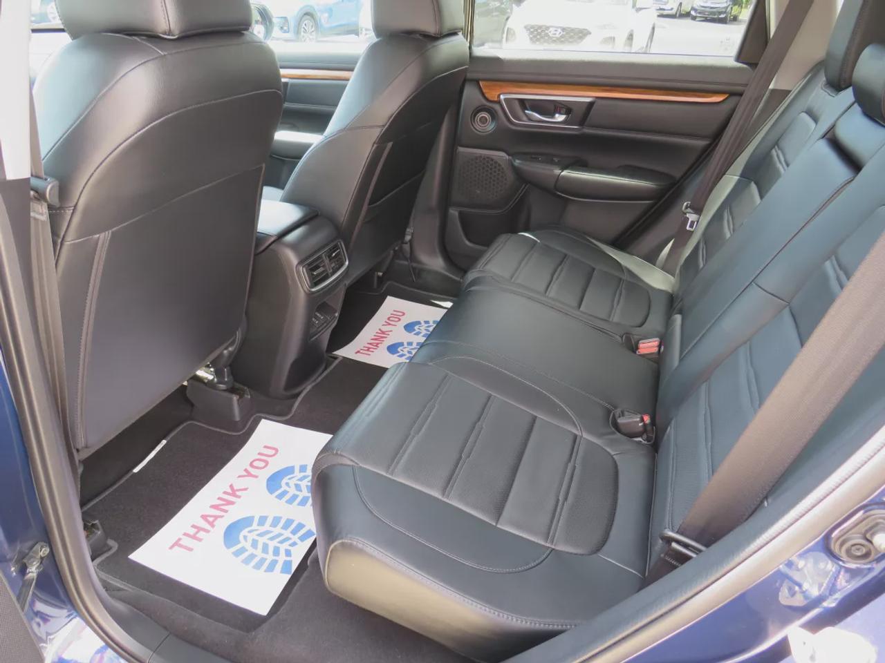 2019 Honda CR-V Touring (**LOW KM!!**CLEAN TITLE/NO ACCIDENTS!!**SAFETY/CERTIFIED!!**AWD**ALLOY RIMS**LEATHER**SUNROOF**NAVIGATION**BLIND SPOT MONITORING**REVERSE CAMERA**DIGITAL TOUCHSCREEN**HEATED SEATS**REAR PRIVACY COVER**CRUISE CONTROL**BLUETOOTH**) Photo