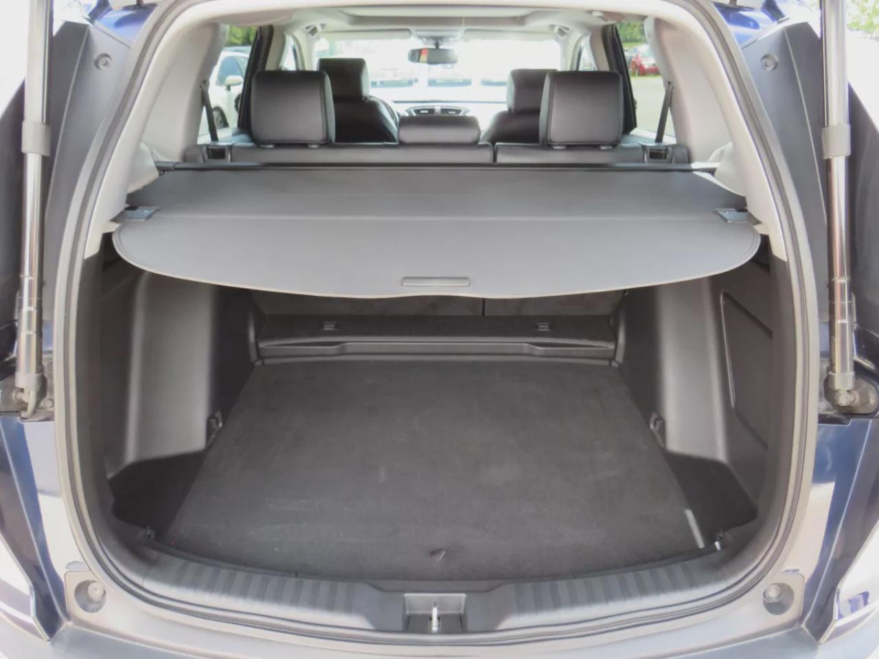 2019 Honda CR-V Touring (**LOW KM!!**CLEAN TITLE/NO ACCIDENTS!!**SAFETY/CERTIFIED!!**AWD**ALLOY RIMS**LEATHER**SUNROOF**NAVIGATION**BLIND SPOT MONITORING**REVERSE CAMERA**DIGITAL TOUCHSCREEN**HEATED SEATS**REAR PRIVACY COVER**CRUISE CONTROL**BLUETOOTH**) Photo