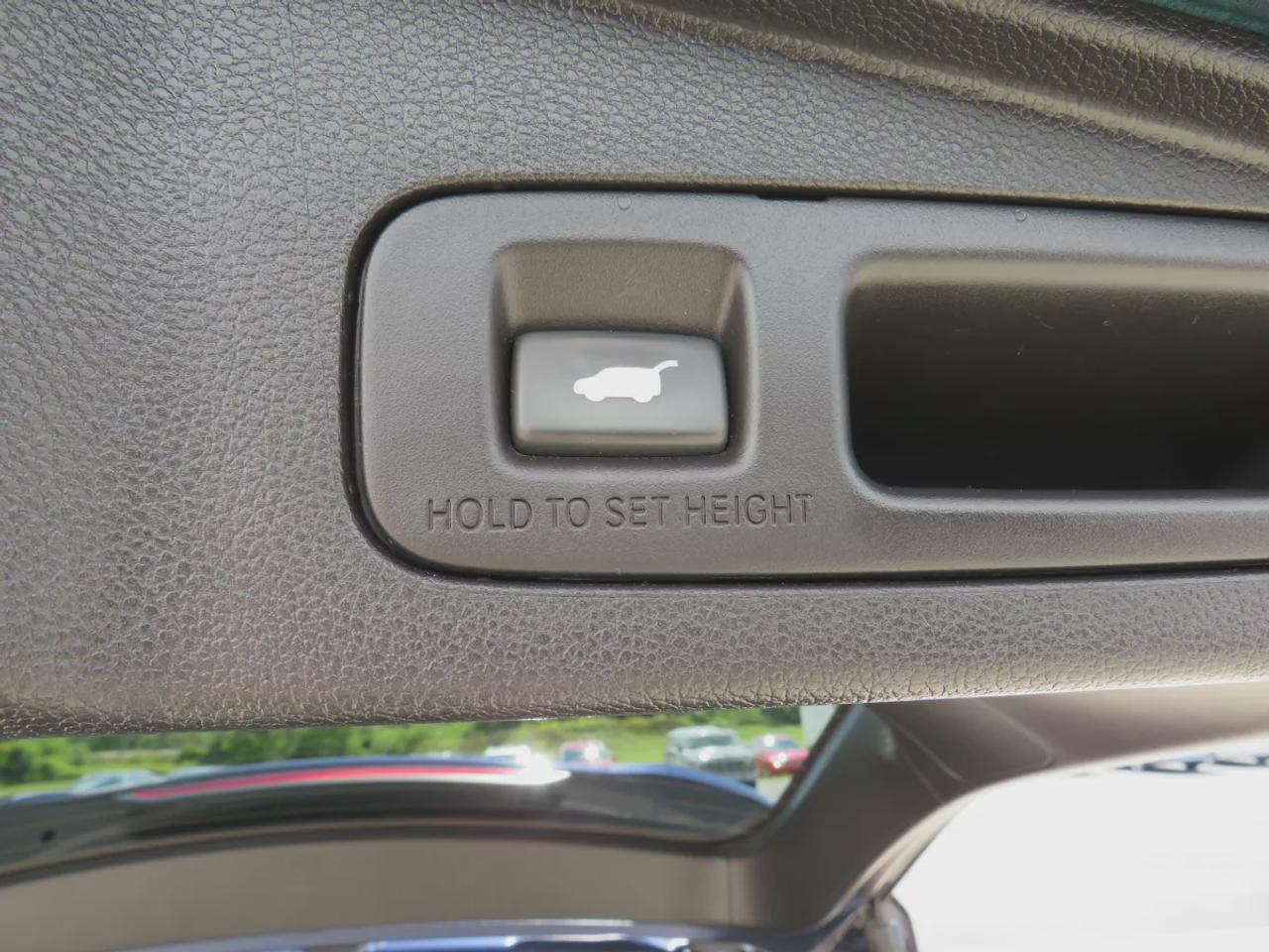 2019 Honda CR-V Touring (**LOW KM!!**CLEAN TITLE/NO ACCIDENTS!!**SAFETY/CERTIFIED!!**AWD**ALLOY RIMS**LEATHER**SUNROOF**NAVIGATION**BLIND SPOT MONITORING**REVERSE CAMERA**DIGITAL TOUCHSCREEN**HEATED SEATS**REAR PRIVACY COVER**CRUISE CONTROL**BLUETOOTH**) Photo