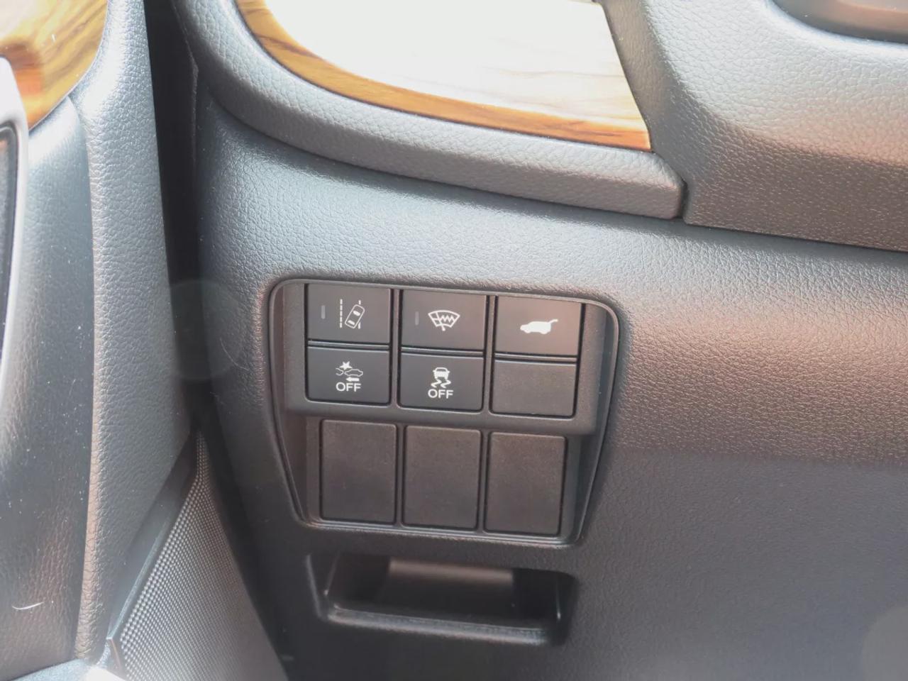 2019 Honda CR-V Touring (**LOW KM!!**CLEAN TITLE/NO ACCIDENTS!!**SAFETY/CERTIFIED!!**AWD**ALLOY RIMS**LEATHER**SUNROOF**NAVIGATION**BLIND SPOT MONITORING**REVERSE CAMERA**DIGITAL TOUCHSCREEN**HEATED SEATS**REAR PRIVACY COVER**CRUISE CONTROL**BLUETOOTH**) Photo