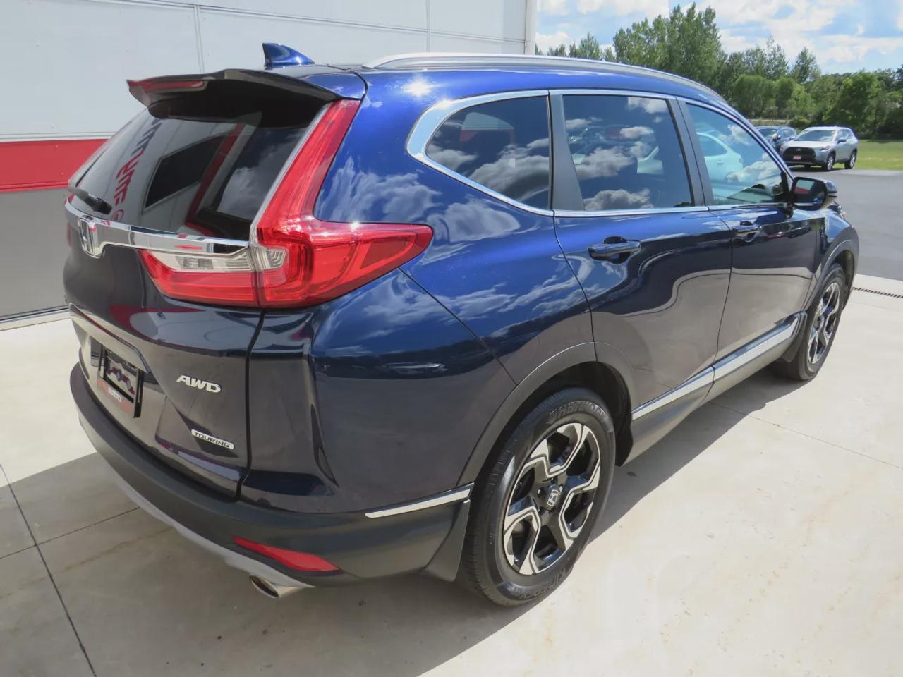 2019 Honda CR-V Touring (**LOW KM!!**CLEAN TITLE/NO ACCIDENTS!!**SAFETY/CERTIFIED!!**AWD**ALLOY RIMS**LEATHER**SUNROOF**NAVIGATION**BLIND SPOT MONITORING**REVERSE CAMERA**DIGITAL TOUCHSCREEN**HEATED SEATS**REAR PRIVACY COVER**CRUISE CONTROL**BLUETOOTH**) Photo