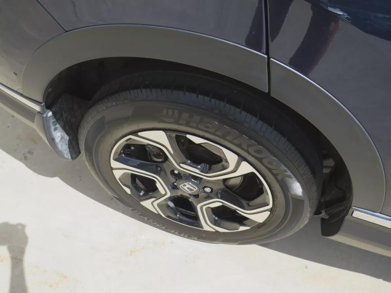 2019 Honda CR-V Touring (**LOW KM!!**CLEAN TITLE/NO ACCIDENTS!!**SAFETY/CERTIFIED!!**AWD**ALLOY RIMS**LEATHER**SUNROOF**NAVIGATION**BLIND SPOT MONITORING**REVERSE CAMERA**DIGITAL TOUCHSCREEN**HEATED SEATS**REAR PRIVACY COVER**CRUISE CONTROL**BLUETOOTH**) Photo