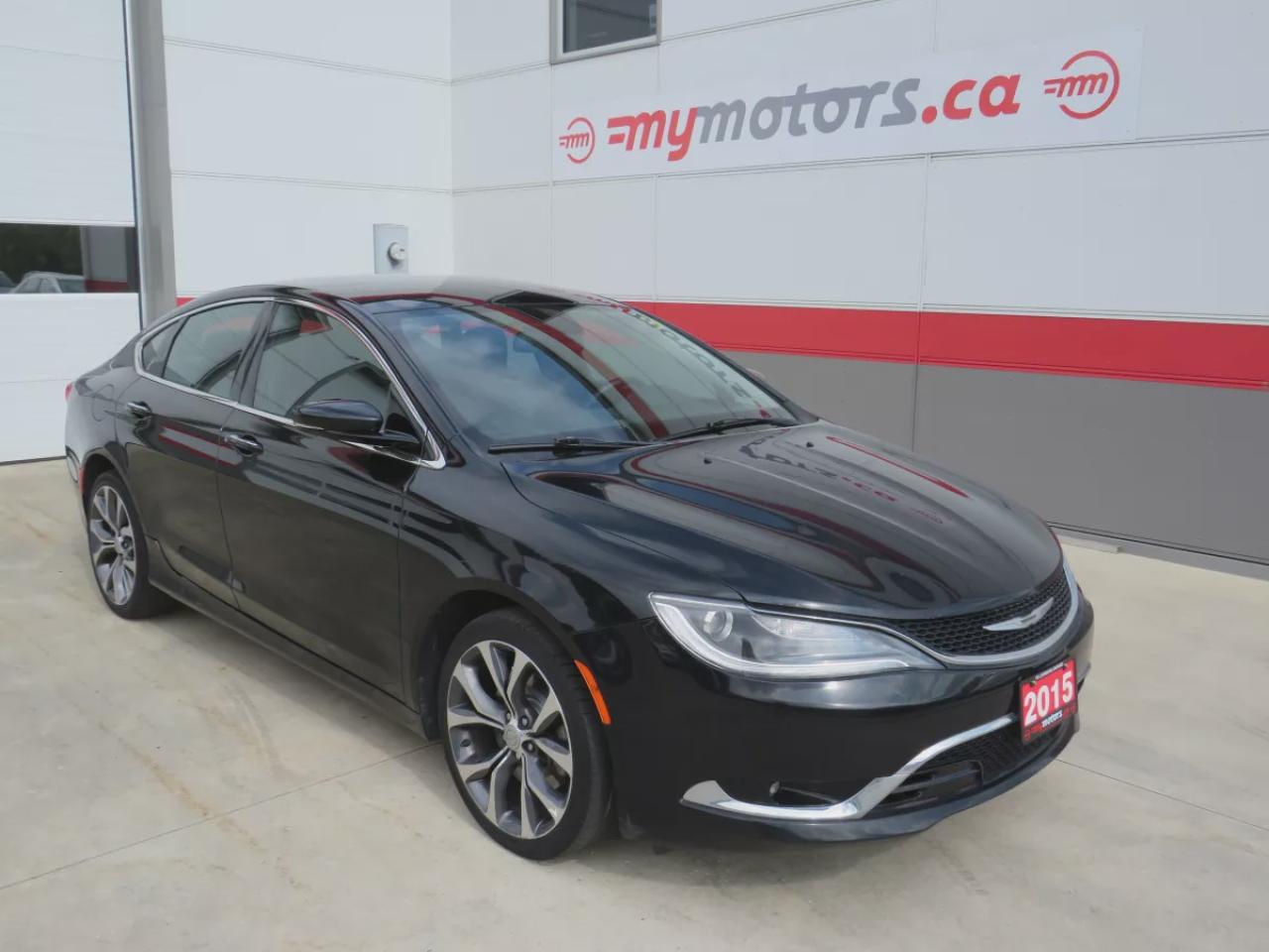 Used 2015 Chrysler 200 C (**CLEAN TITLE/NO ACCIDENTS!!**SAFETY/CERTIFIED!!**ALLOY RIMS**REMOTE START**LEATHER**NAVIGATION**HEATED SEATS**FOG LIGHTS**POWER SEATS**REVERSE CAMERA**DIGITAL TOUCHSCREEN**PUSH BUTTON START**CRUISE CONTROL**BLUETOOTH**) for sale in Tillsonburg, ON