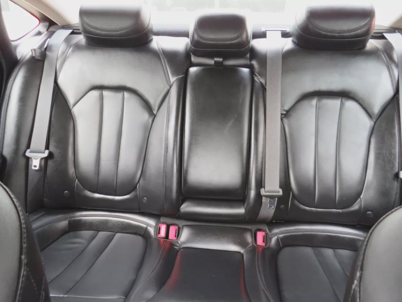 2015 Chrysler 200 C (**CLEAN TITLE/NO ACCIDENTS!!**SAFETY/CERTIFIED!!**ALLOY RIMS**REMOTE START**LEATHER**NAVIGATION**HEATED SEATS**FOG LIGHTS**POWER SEATS**REVERSE CAMERA**DIGITAL TOUCHSCREEN**PUSH BUTTON START**CRUISE CONTROL**BLUETOOTH**) Photo