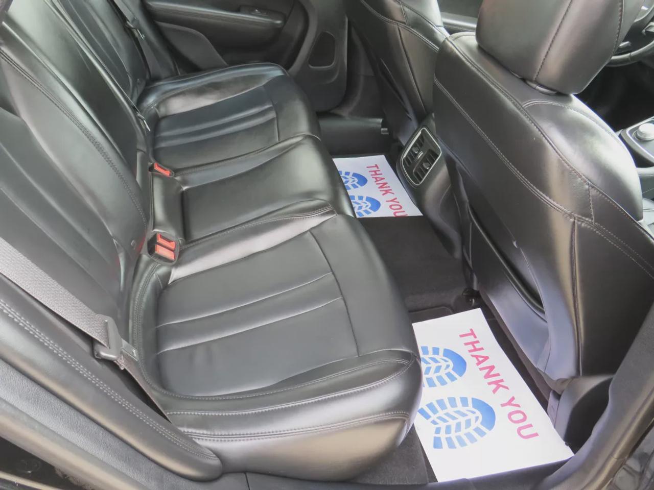 2015 Chrysler 200 C (**CLEAN TITLE/NO ACCIDENTS!!**SAFETY/CERTIFIED!!**ALLOY RIMS**REMOTE START**LEATHER**NAVIGATION**HEATED SEATS**FOG LIGHTS**POWER SEATS**REVERSE CAMERA**DIGITAL TOUCHSCREEN**PUSH BUTTON START**CRUISE CONTROL**BLUETOOTH**) Photo