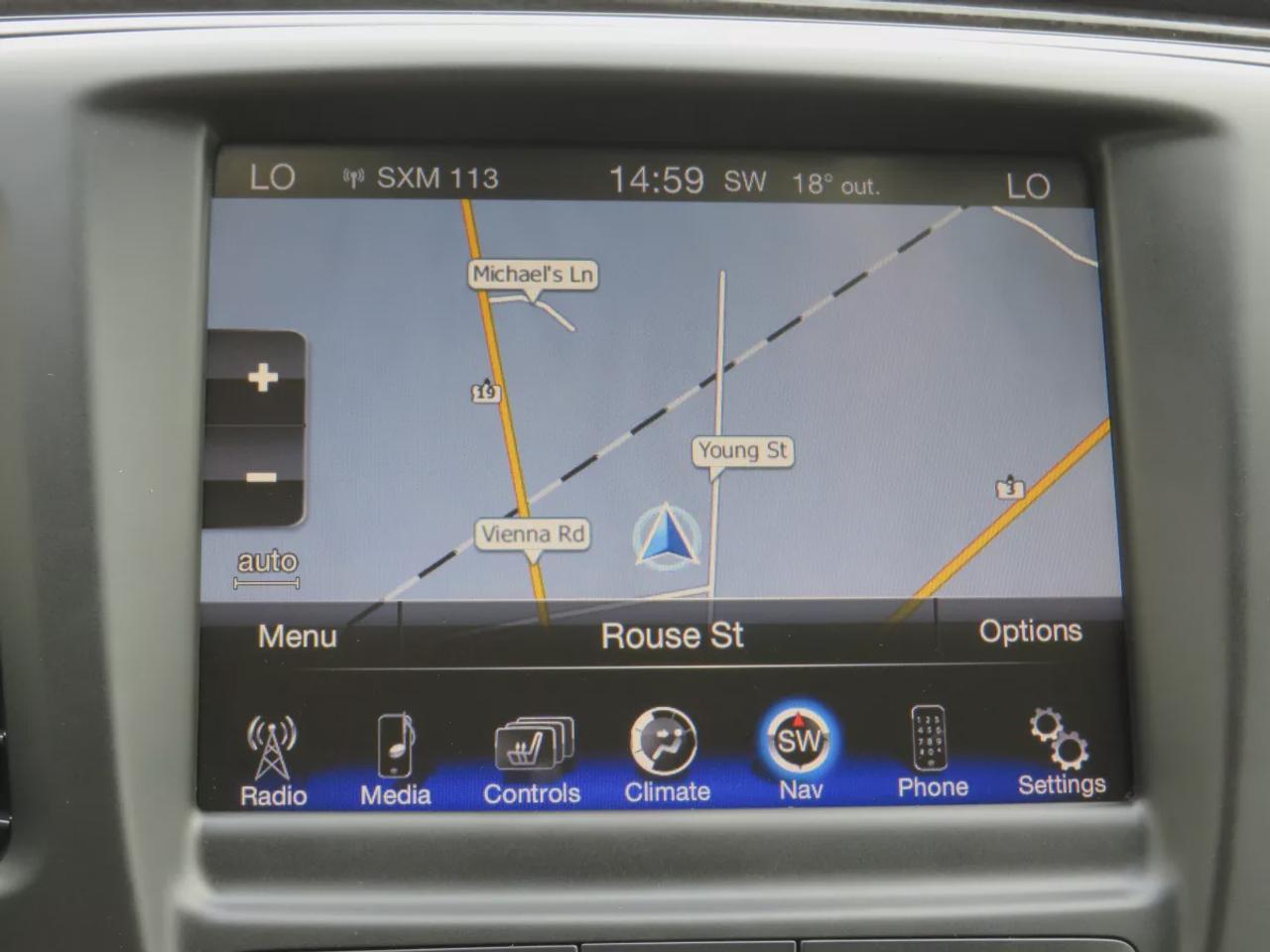 2015 Chrysler 200 C (**CLEAN TITLE/NO ACCIDENTS!!**SAFETY/CERTIFIED!!**ALLOY RIMS**REMOTE START**LEATHER**NAVIGATION**HEATED SEATS**FOG LIGHTS**POWER SEATS**REVERSE CAMERA**DIGITAL TOUCHSCREEN**PUSH BUTTON START**CRUISE CONTROL**BLUETOOTH**) Photo