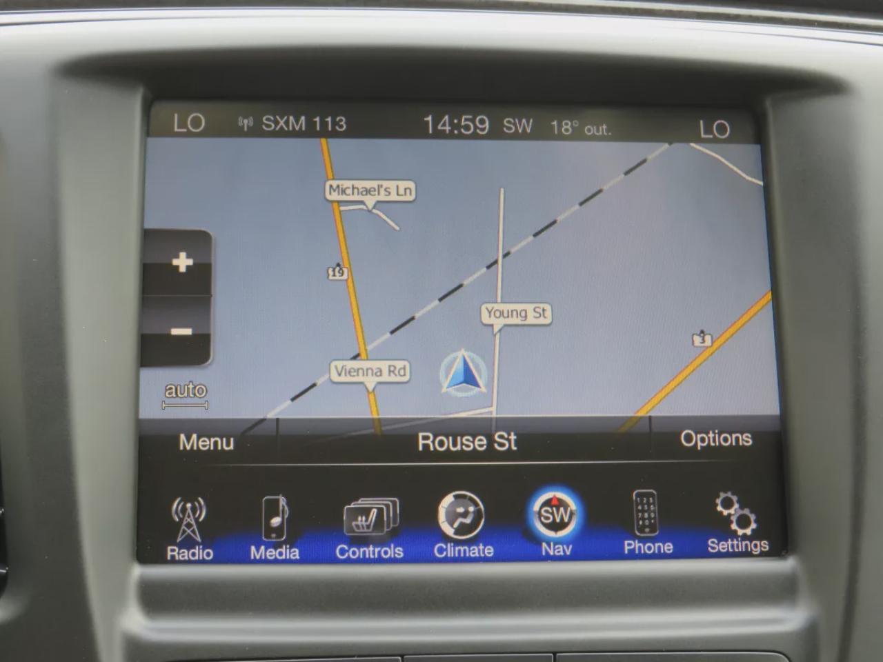 2015 Chrysler 200 C (**CLEAN TITLE/NO ACCIDENTS!!**SAFETY/CERTIFIED!!**ALLOY RIMS**REMOTE START**LEATHER**NAVIGATION**HEATED SEATS**FOG LIGHTS**POWER SEATS**REVERSE CAMERA**DIGITAL TOUCHSCREEN**PUSH BUTTON START**CRUISE CONTROL**BLUETOOTH**) Photo