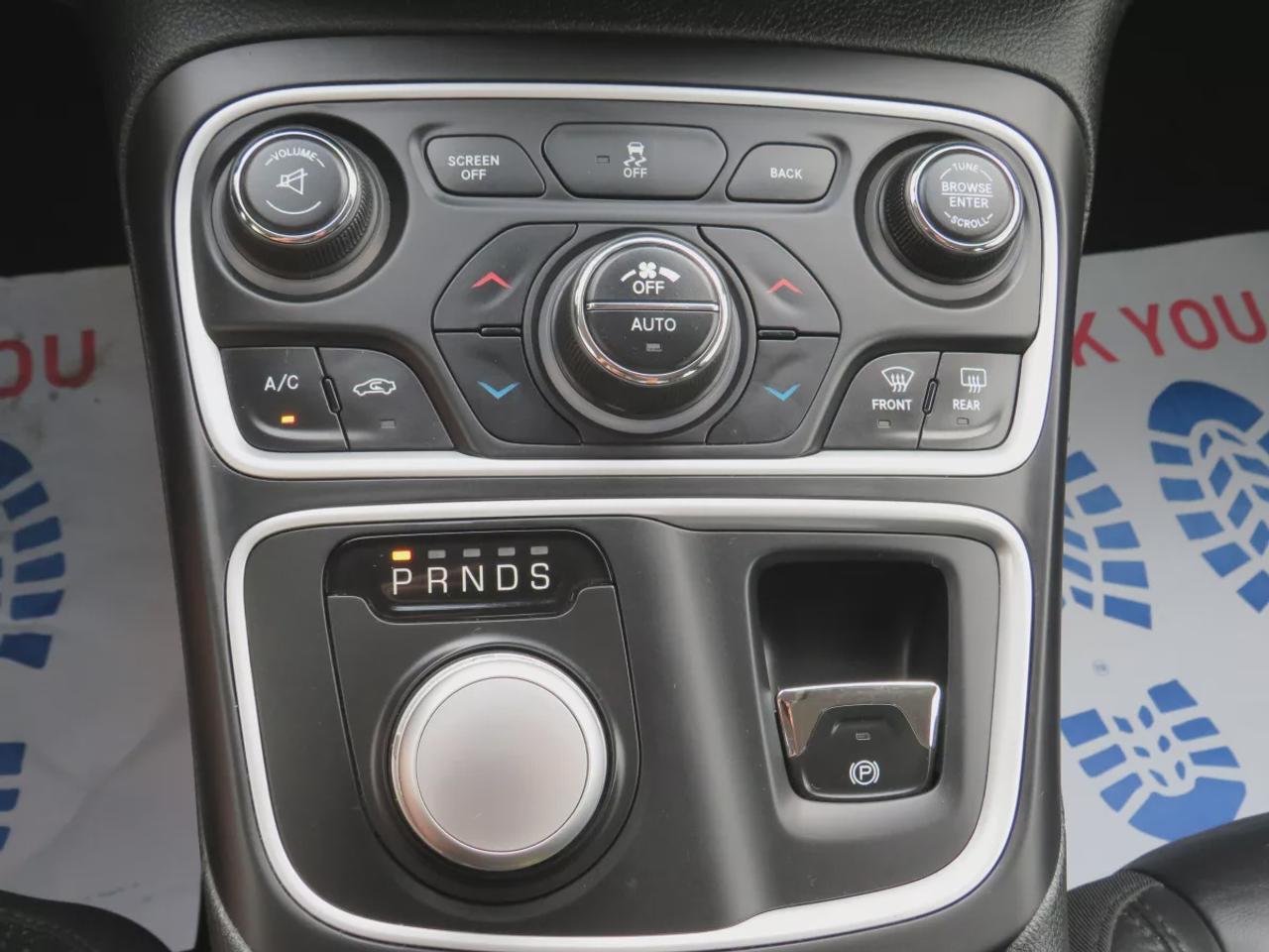 2015 Chrysler 200 C (**CLEAN TITLE/NO ACCIDENTS!!**SAFETY/CERTIFIED!!**ALLOY RIMS**REMOTE START**LEATHER**NAVIGATION**HEATED SEATS**FOG LIGHTS**POWER SEATS**REVERSE CAMERA**DIGITAL TOUCHSCREEN**PUSH BUTTON START**CRUISE CONTROL**BLUETOOTH**) Photo