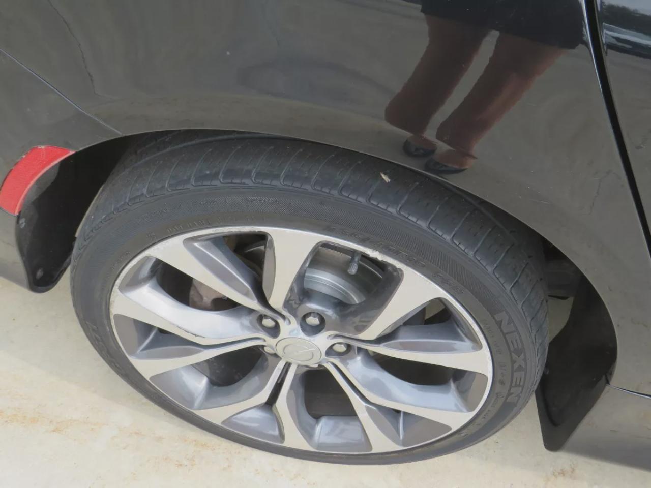 2015 Chrysler 200 C (**CLEAN TITLE/NO ACCIDENTS!!**SAFETY/CERTIFIED!!**ALLOY RIMS**REMOTE START**LEATHER**NAVIGATION**HEATED SEATS**FOG LIGHTS**POWER SEATS**REVERSE CAMERA**DIGITAL TOUCHSCREEN**PUSH BUTTON START**CRUISE CONTROL**BLUETOOTH**) Photo