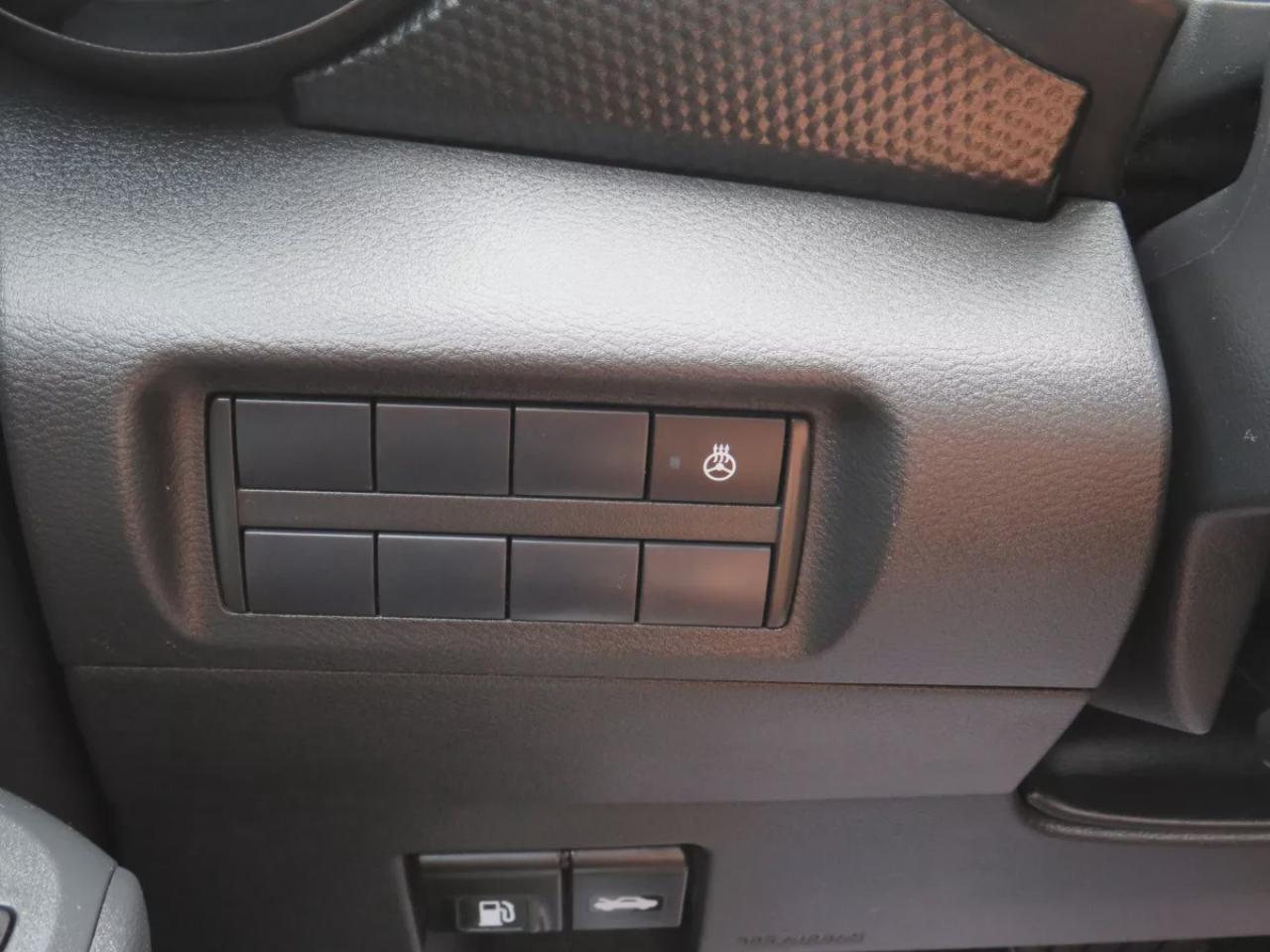 2021 Nissan Kicks SV (**SAFETY/CERTIFIED!!**VERY LOW KM!!**REMOTE START**ALLOY RIMS**HEATED SEATS**PUSH BUTTON START**HEATED STEERING WHEEL**DIGITAL TOUCHSCREEN**REVERSE CAMERA**LEATHER WRAPPED STEERING WHEEL**DIGITAL CLIMATE CONTROL**CRUISE CONTROL**BLUETOOTH**USB**) Photo