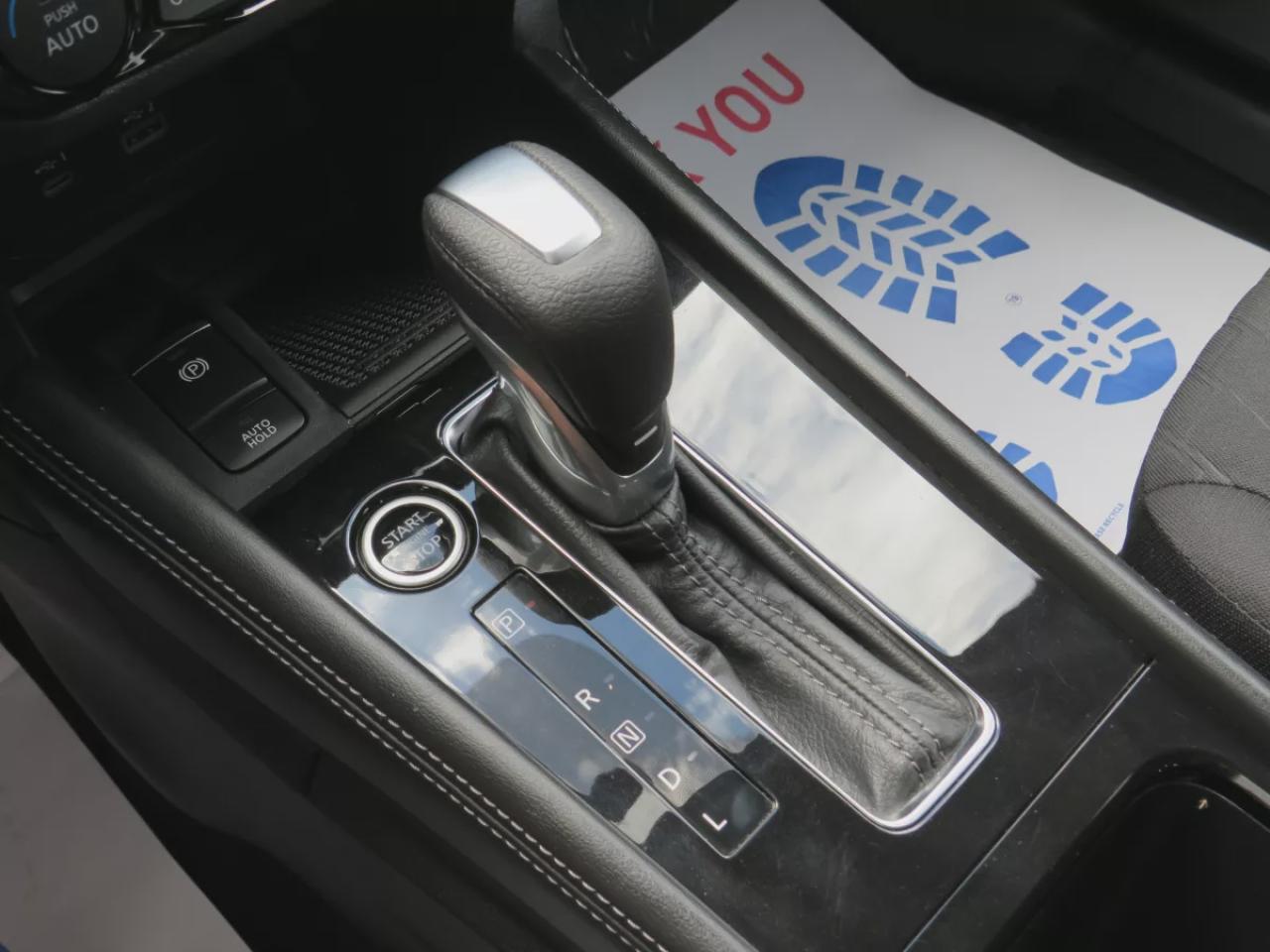 2021 Nissan Kicks SV (**SAFETY/CERTIFIED!!**VERY LOW KM!!**REMOTE START**ALLOY RIMS**HEATED SEATS**PUSH BUTTON START**HEATED STEERING WHEEL**DIGITAL TOUCHSCREEN**REVERSE CAMERA**LEATHER WRAPPED STEERING WHEEL**DIGITAL CLIMATE CONTROL**CRUISE CONTROL**BLUETOOTH**USB**) Photo