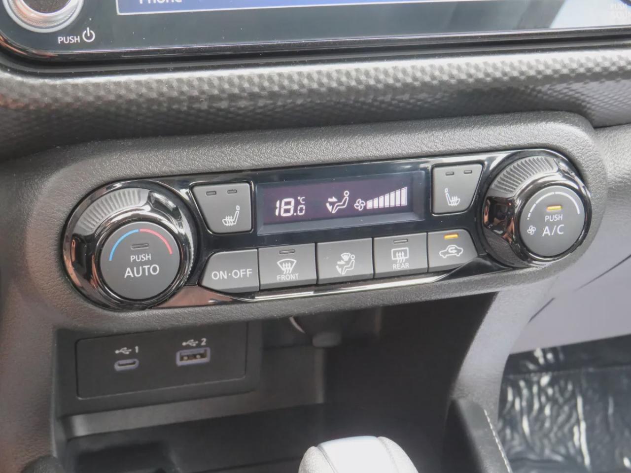 2021 Nissan Kicks SV (**SAFETY/CERTIFIED!!**VERY LOW KM!!**REMOTE START**ALLOY RIMS**HEATED SEATS**PUSH BUTTON START**HEATED STEERING WHEEL**DIGITAL TOUCHSCREEN**REVERSE CAMERA**LEATHER WRAPPED STEERING WHEEL**DIGITAL CLIMATE CONTROL**CRUISE CONTROL**BLUETOOTH**USB**) Photo