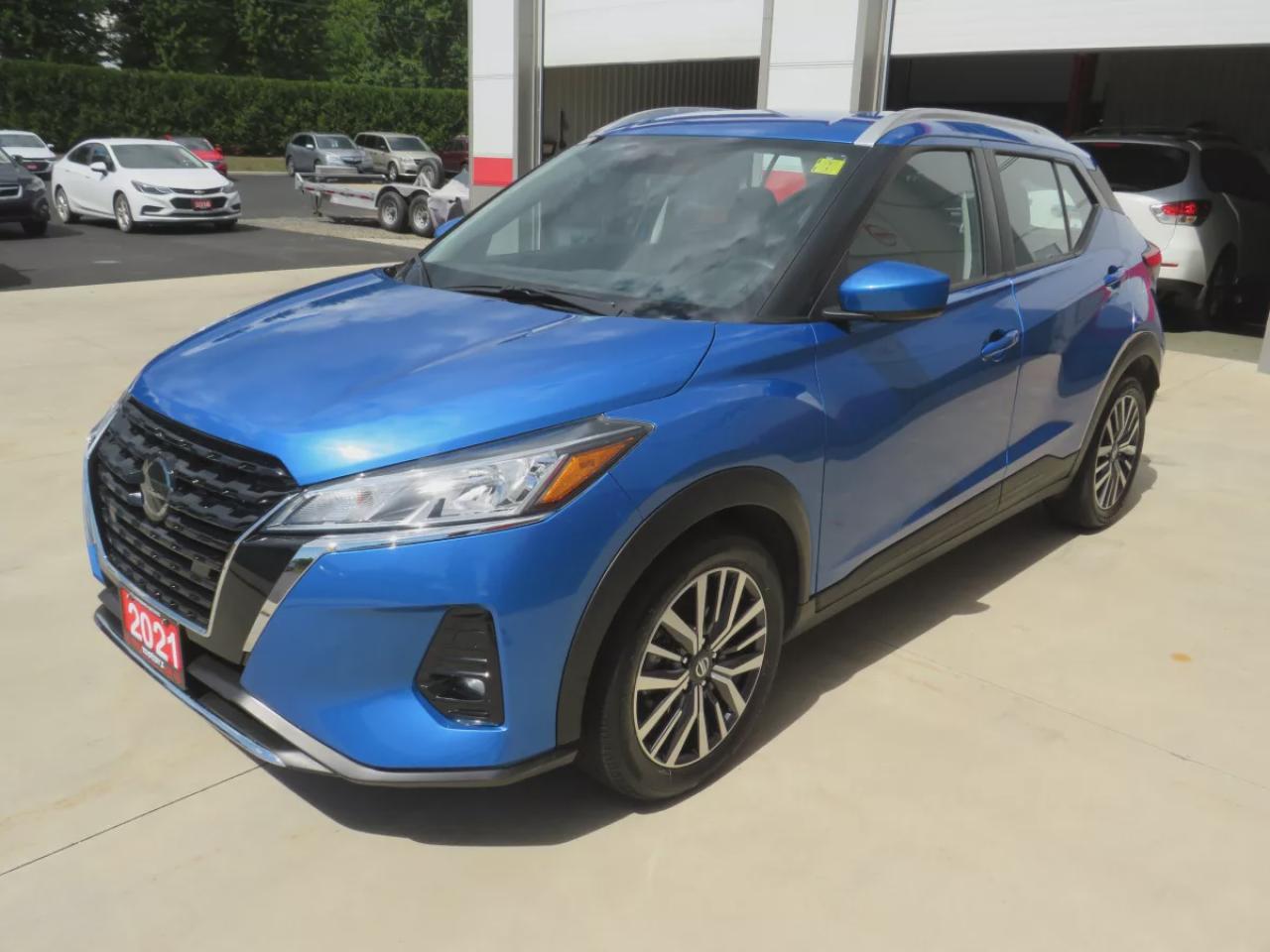 2021 Nissan Kicks SV (**SAFETY/CERTIFIED!!**VERY LOW KM!!**REMOTE START**ALLOY RIMS**HEATED SEATS**PUSH BUTTON START**HEATED STEERING WHEEL**DIGITAL TOUCHSCREEN**REVERSE CAMERA**LEATHER WRAPPED STEERING WHEEL**DIGITAL CLIMATE CONTROL**CRUISE CONTROL**BLUETOOTH**USB**) Photo