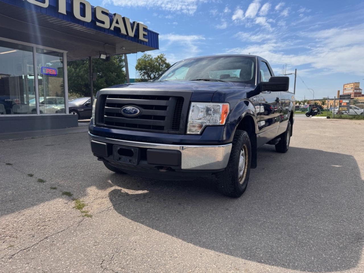 Used 2011 Ford F-150 XL 4x4 Regular Cab Styleside 8 ft. box 145 in. WB Automatic for sale in Winnipeg, MB