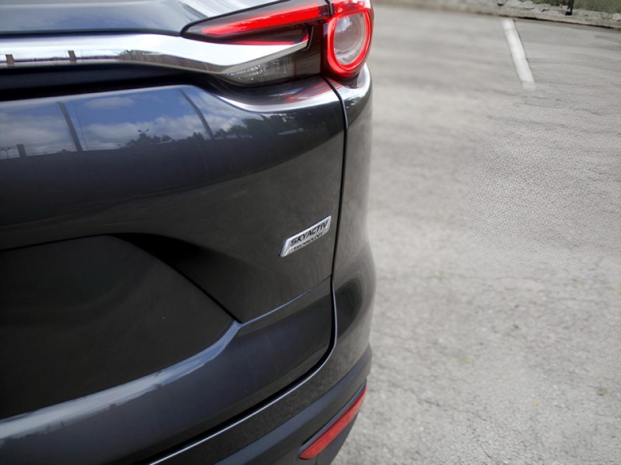 2017 Mazda CX-9 Signature  **21 SERVICE RECORDS - 1 OWNER** Photo