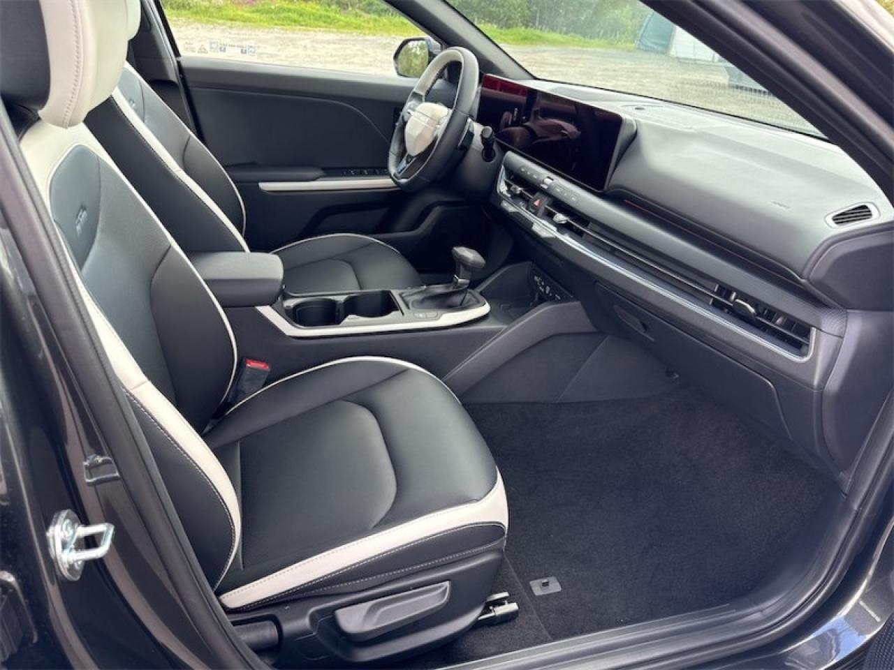 2025 Kia K4 GT-Line Turbo  Navigation GPS Photo