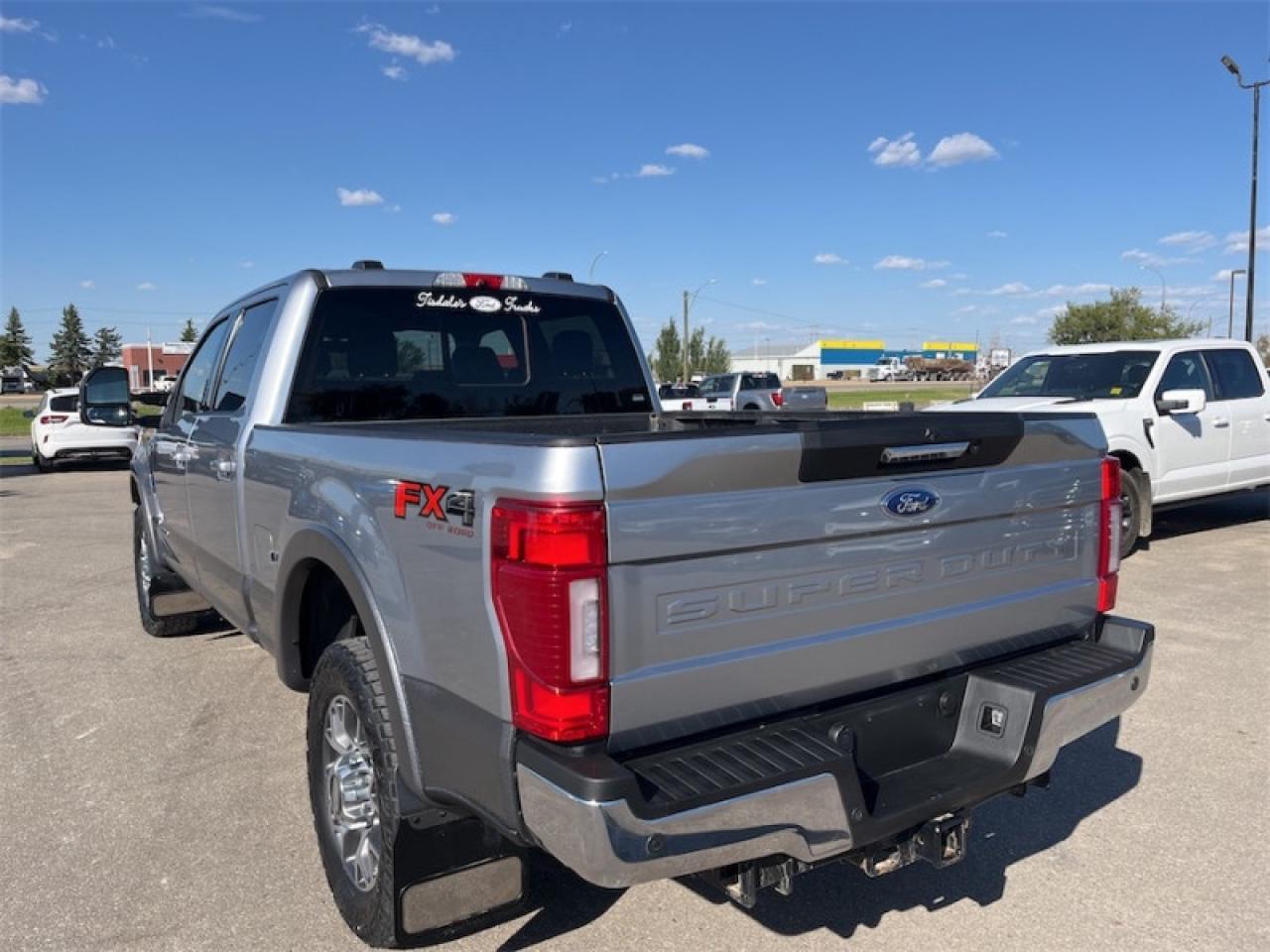 2022 Ford F-250 Super Duty Lariat  - Leather Seats Photo5