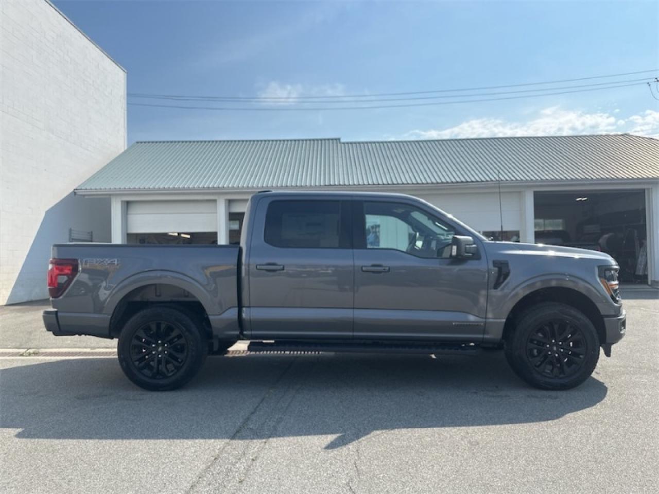 2025 Ford F-150 XLT  - Tow Package Photo5