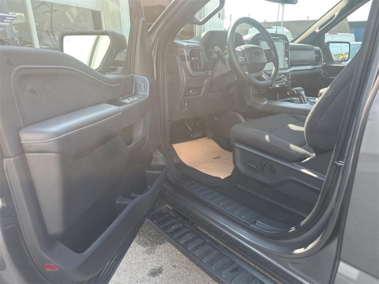 2025 Ford F-150 XLT  - Tow Package Photo5
