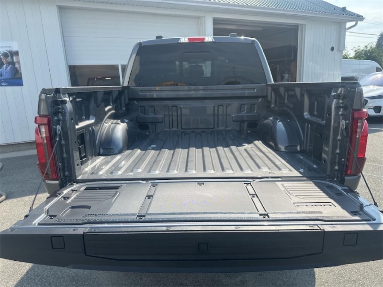 2025 Ford F-150 XLT  - Tow Package Photo5
