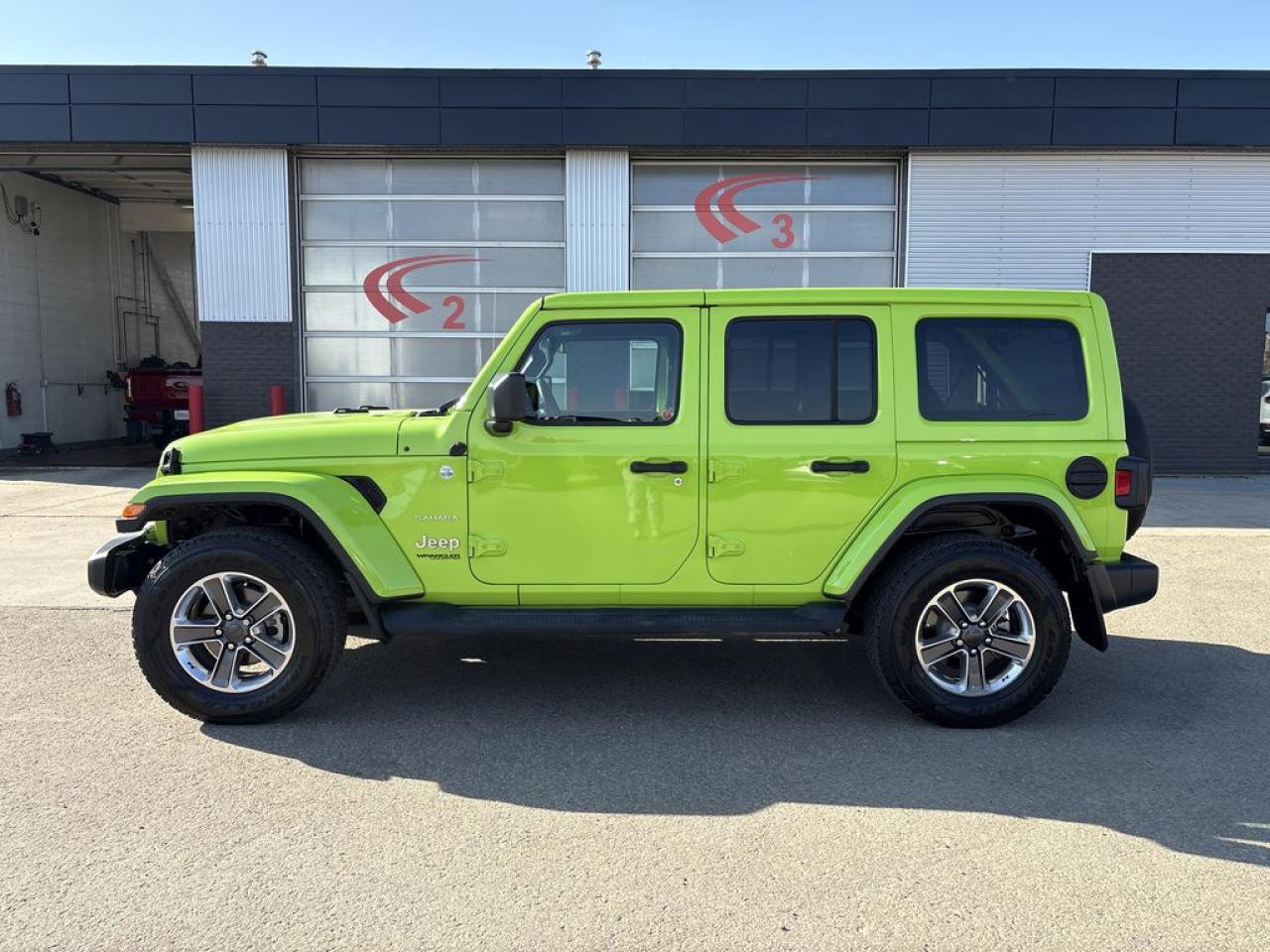 2021 Jeep Wrangler Unlimited Sahara Photo3