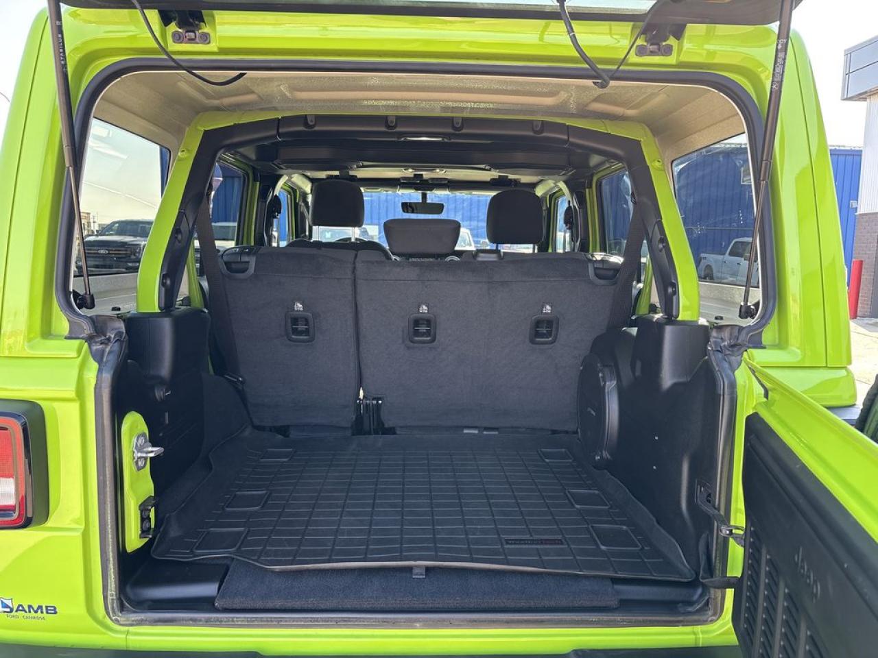 2021 Jeep Wrangler Unlimited Sahara Photo5