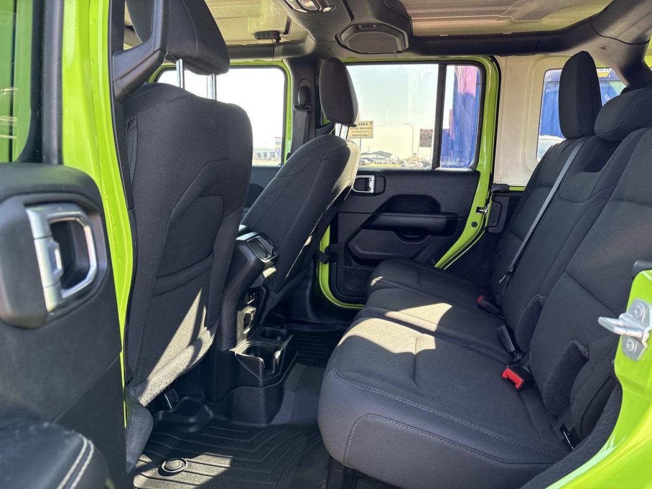 2021 Jeep Wrangler Unlimited Sahara Photo5