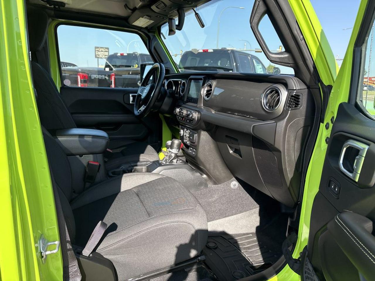 2021 Jeep Wrangler Unlimited Sahara Photo5