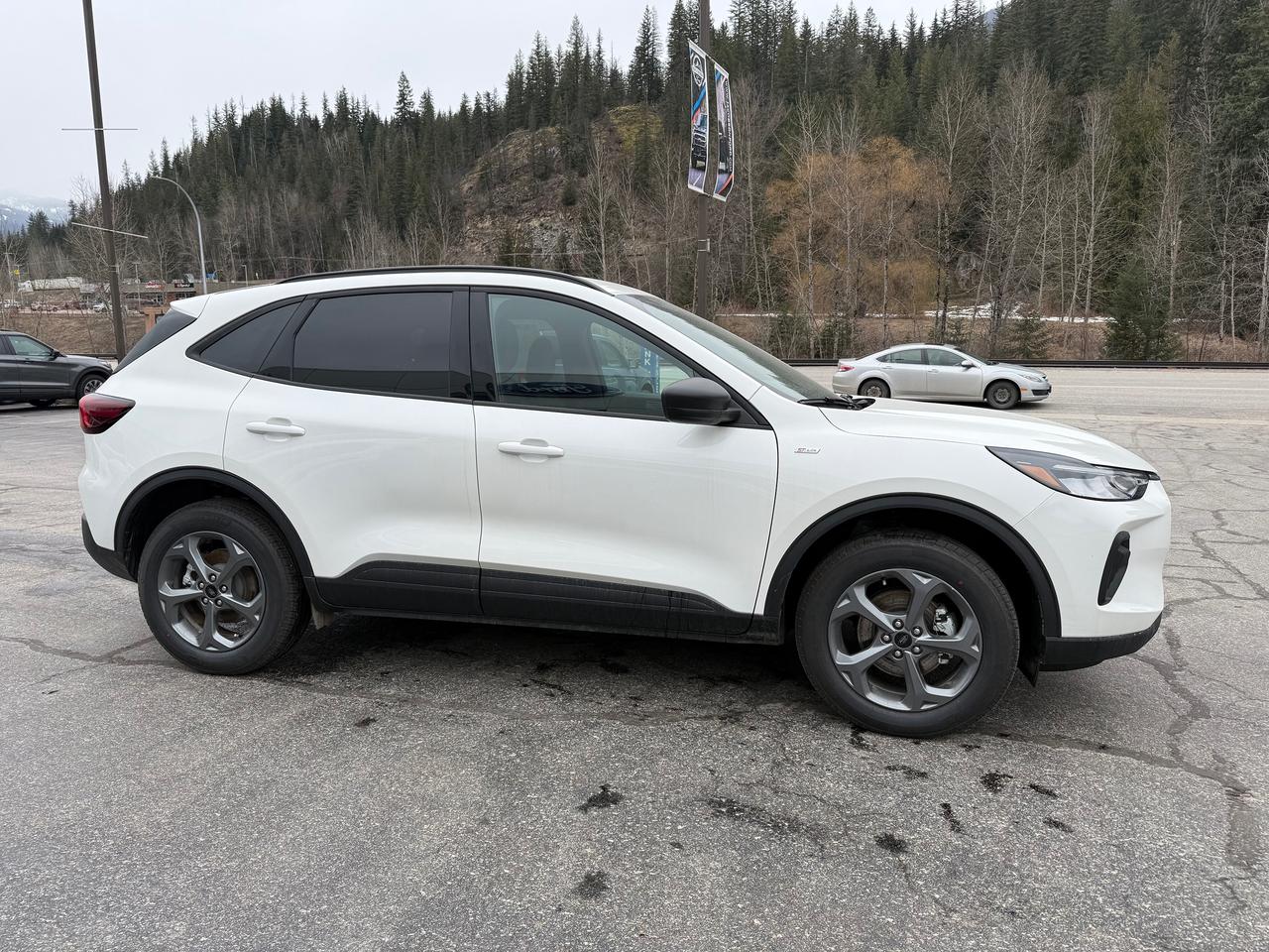 2026 Ford Escape ST-Line Photo2