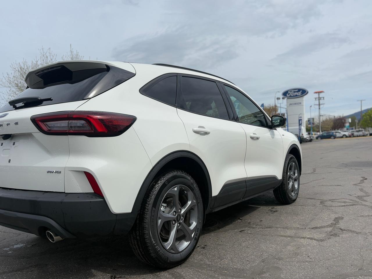 2026 Ford Escape ST-Line Photo4