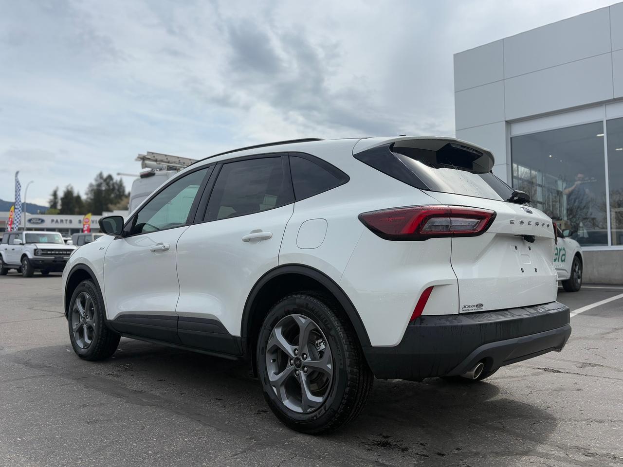 2026 Ford Escape ST-Line Photo2