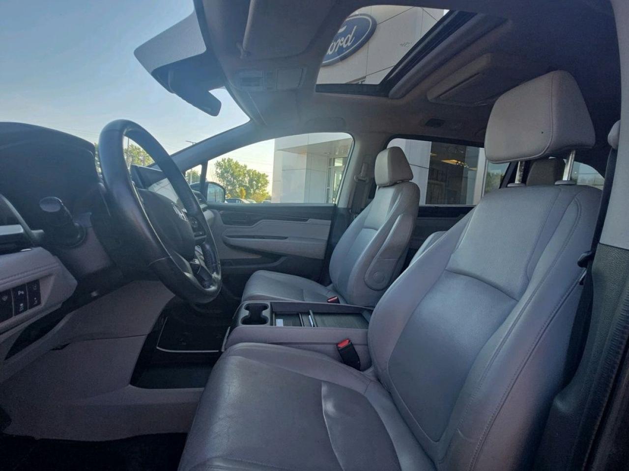 2018 Honda Odyssey Touring Photo5