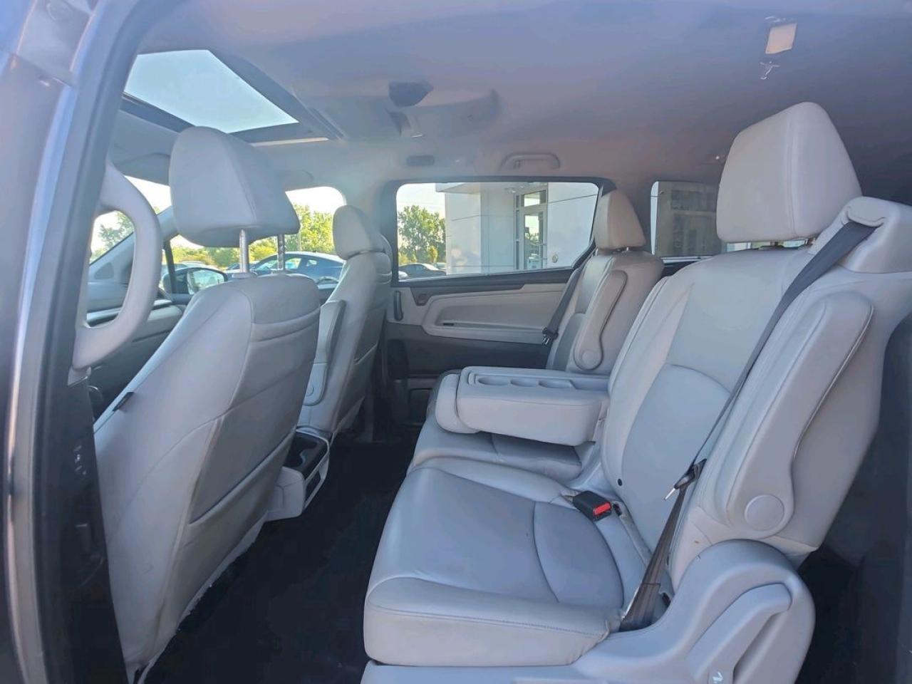 2018 Honda Odyssey Touring Photo5