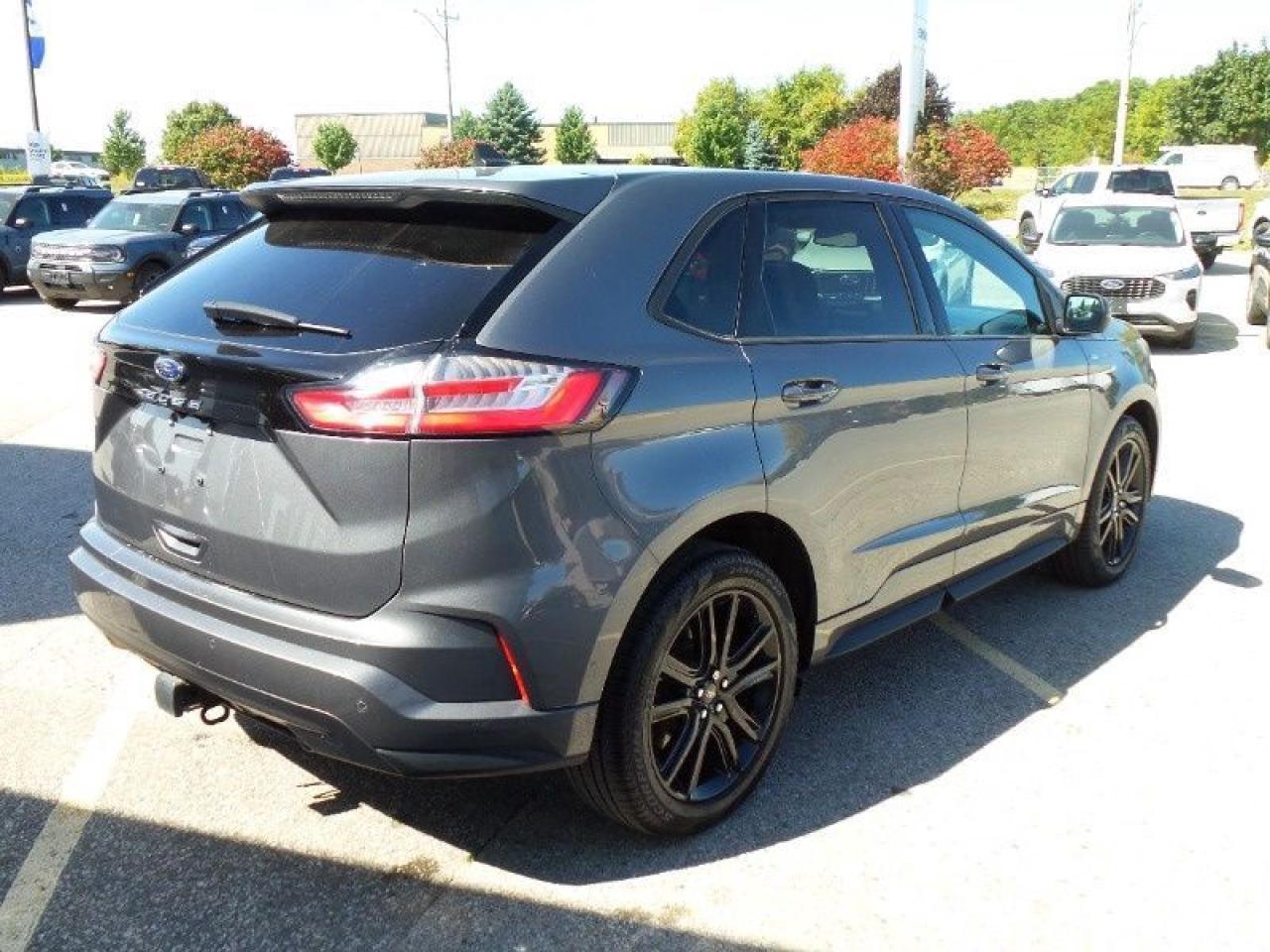 2022 Ford Edge ST Line Photo4