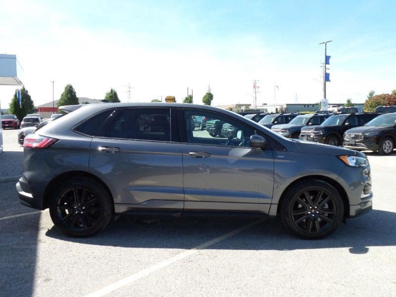 2022 Ford Edge ST Line Photo3
