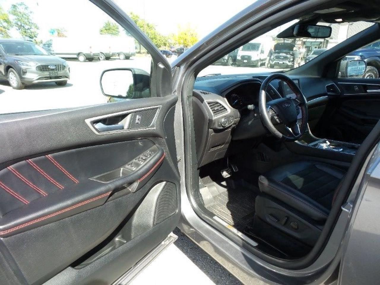 2022 Ford Edge ST LINE, COPILOT PACKAGE, PANO ROOF, HEATED WHEEL! Photo