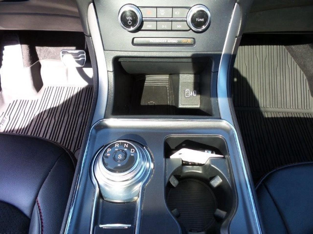 2022 Ford Edge ST LINE, COPILOT PACKAGE, PANO ROOF, HEATED WHEEL! Photo