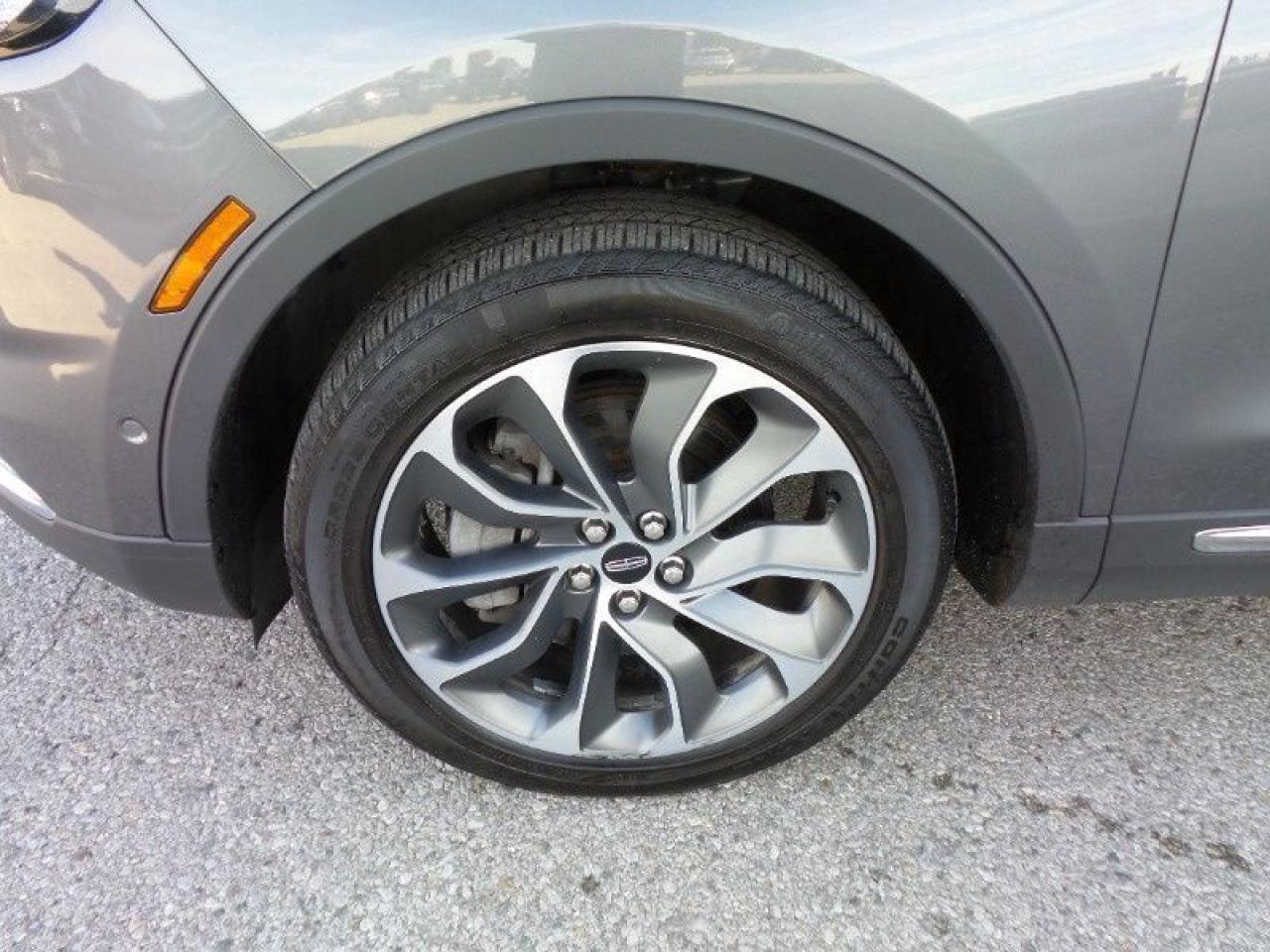 2022 Lincoln Nautilus RESERVE Photo5