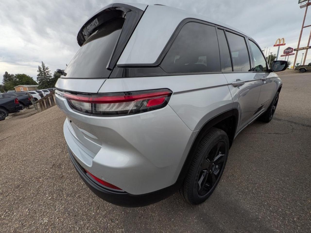 2025 Jeep Grand Cherokee Altitude Photo