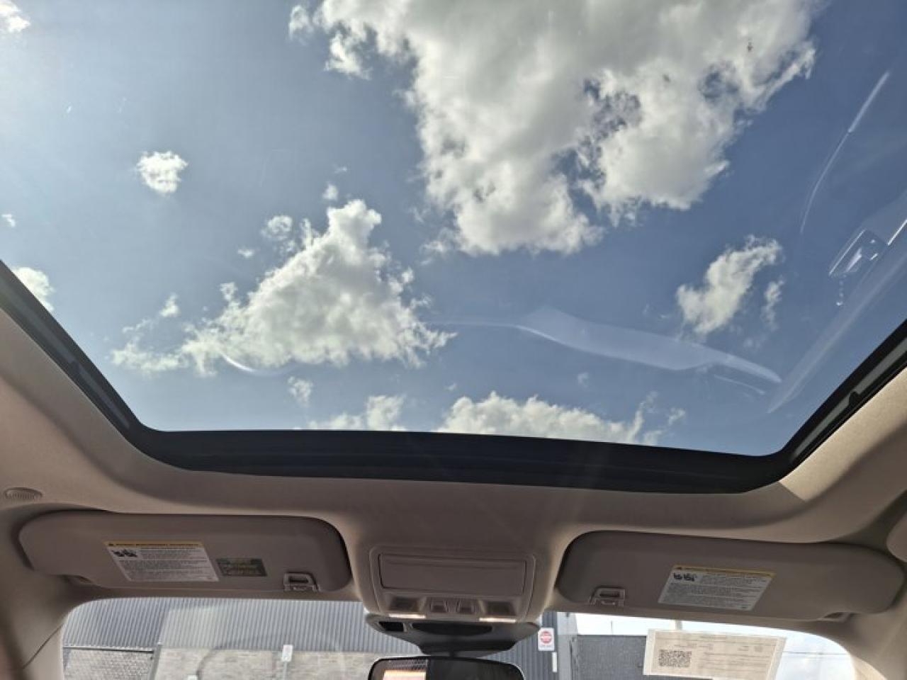 2020 Ford Escape SEL AWD | Pano Roof | Leather | Navi | Heated Seats + Steering | Remote Start | Reverse Cam & More ! Photo