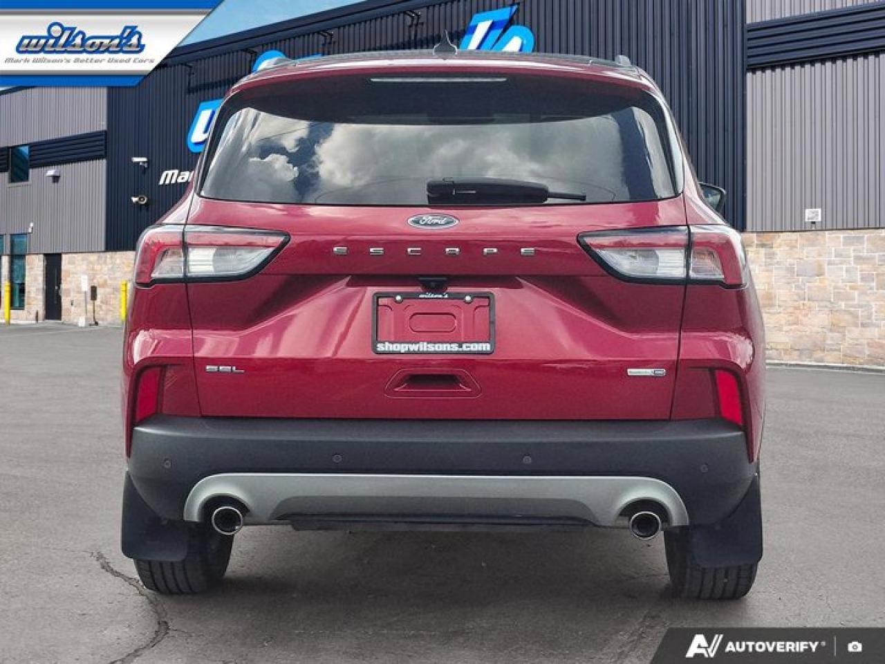 2020 Ford Escape SEL AWD | Pano Roof | Leather | Navi | Heated Seats + Steering | Remote Start | Reverse Cam & More ! Photo3
