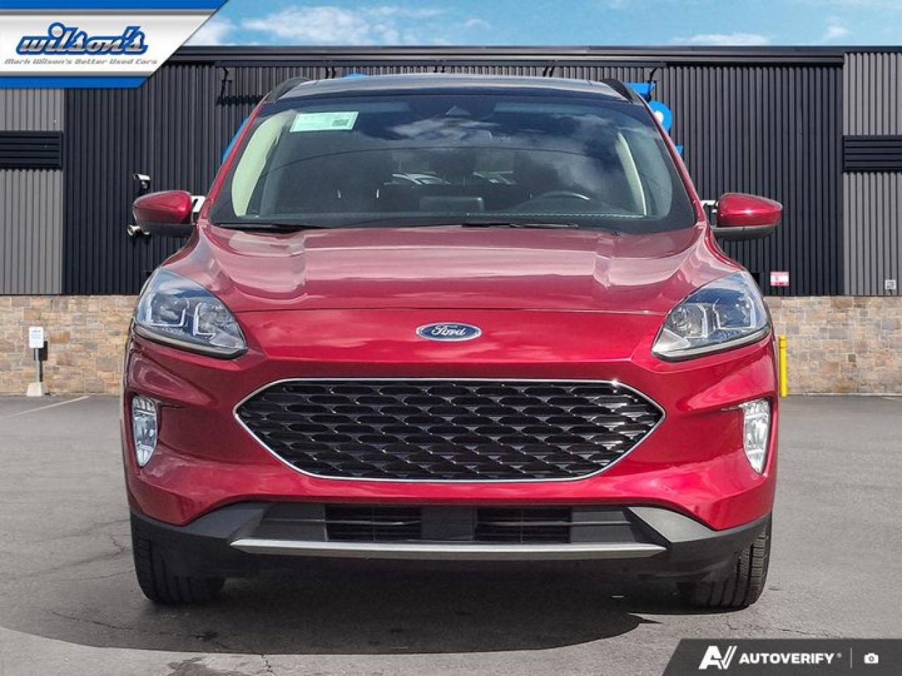 2020 Ford Escape SEL AWD | Pano Roof | Leather | Navi | Heated Seats + Steering | Remote Start | Reverse Cam & More ! Photo