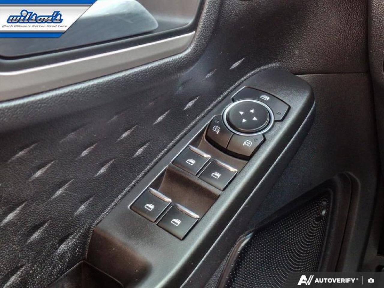 2020 Ford Escape SEL AWD | Pano Roof | Leather | Navi | Heated Seats + Steering | Remote Start | Reverse Cam & More ! Photo